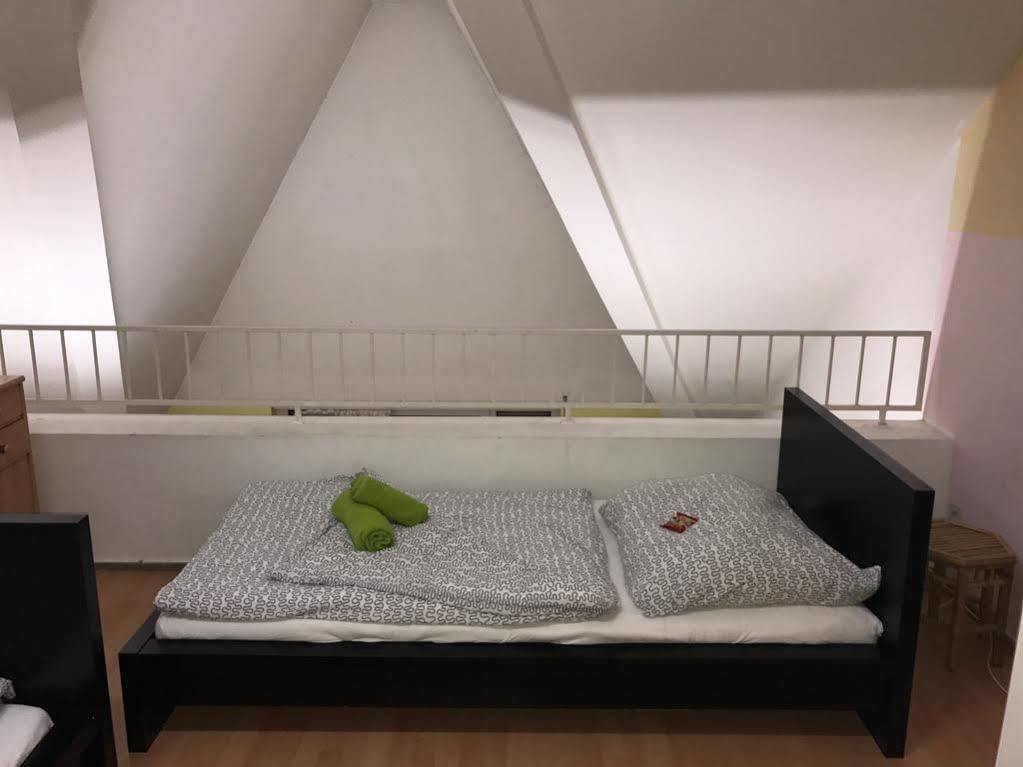 A&S Ferienwohnungen Roonstrasse ボン エクステリア 写真